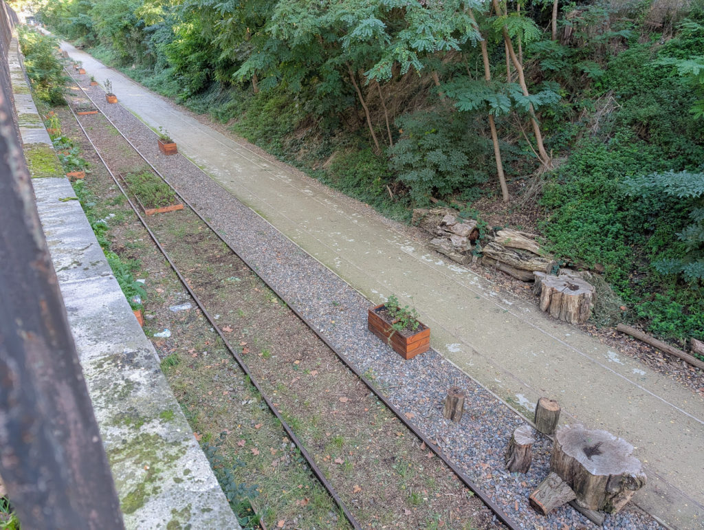 Jardin des Traverses Paris Petite Ceinture